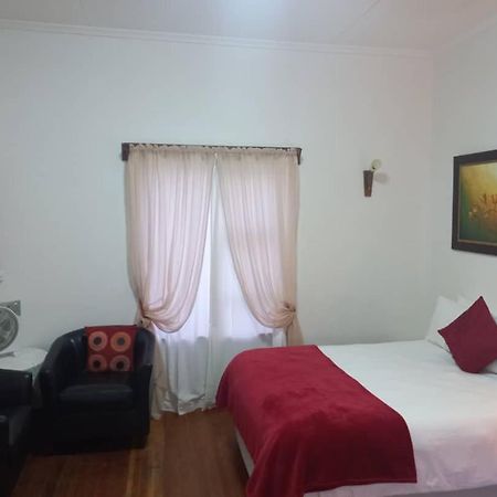 Villelodge Accommodation Lüderitz Zewnętrze zdjęcie
