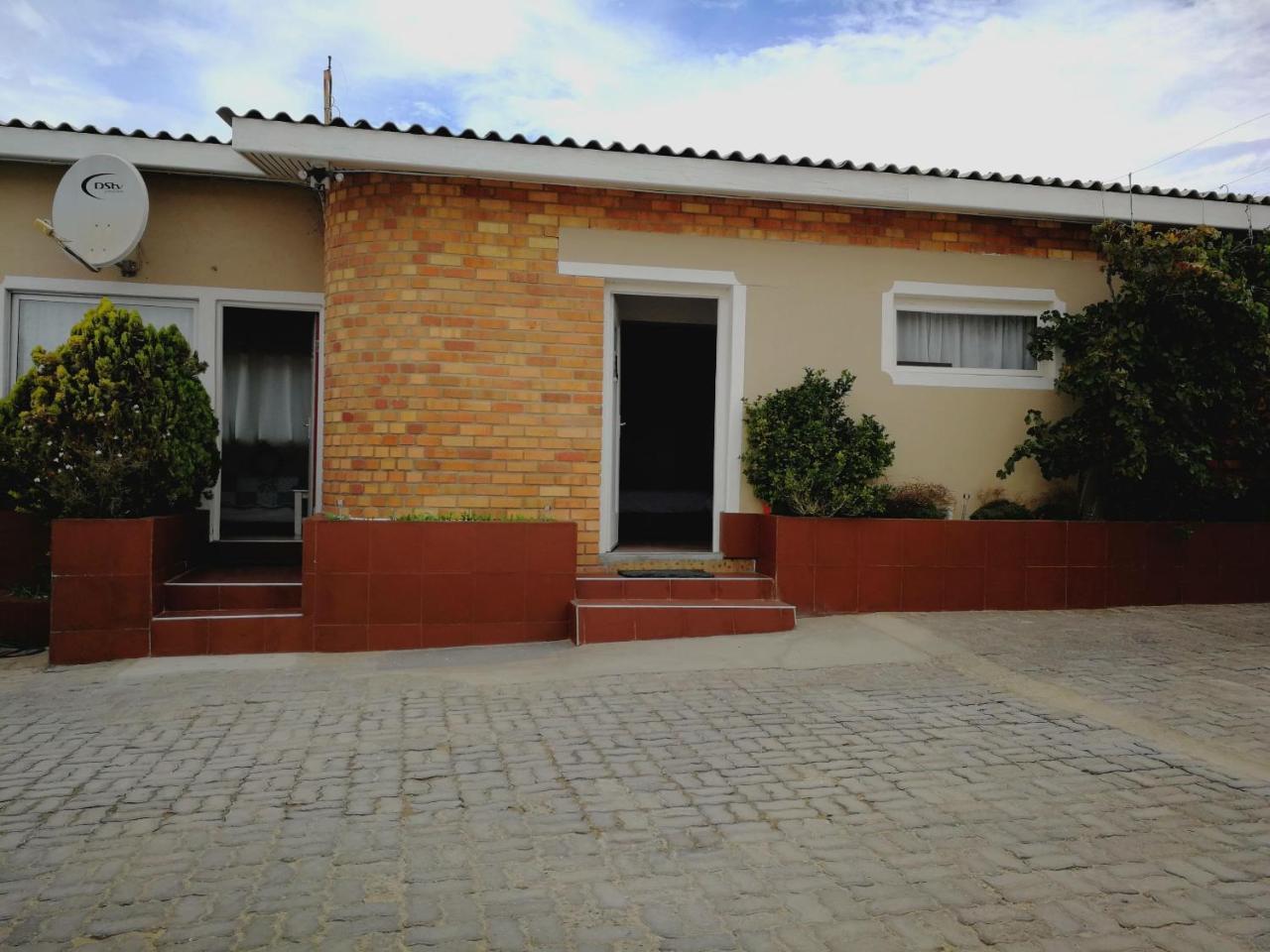 Villelodge Accommodation Lüderitz Zewnętrze zdjęcie