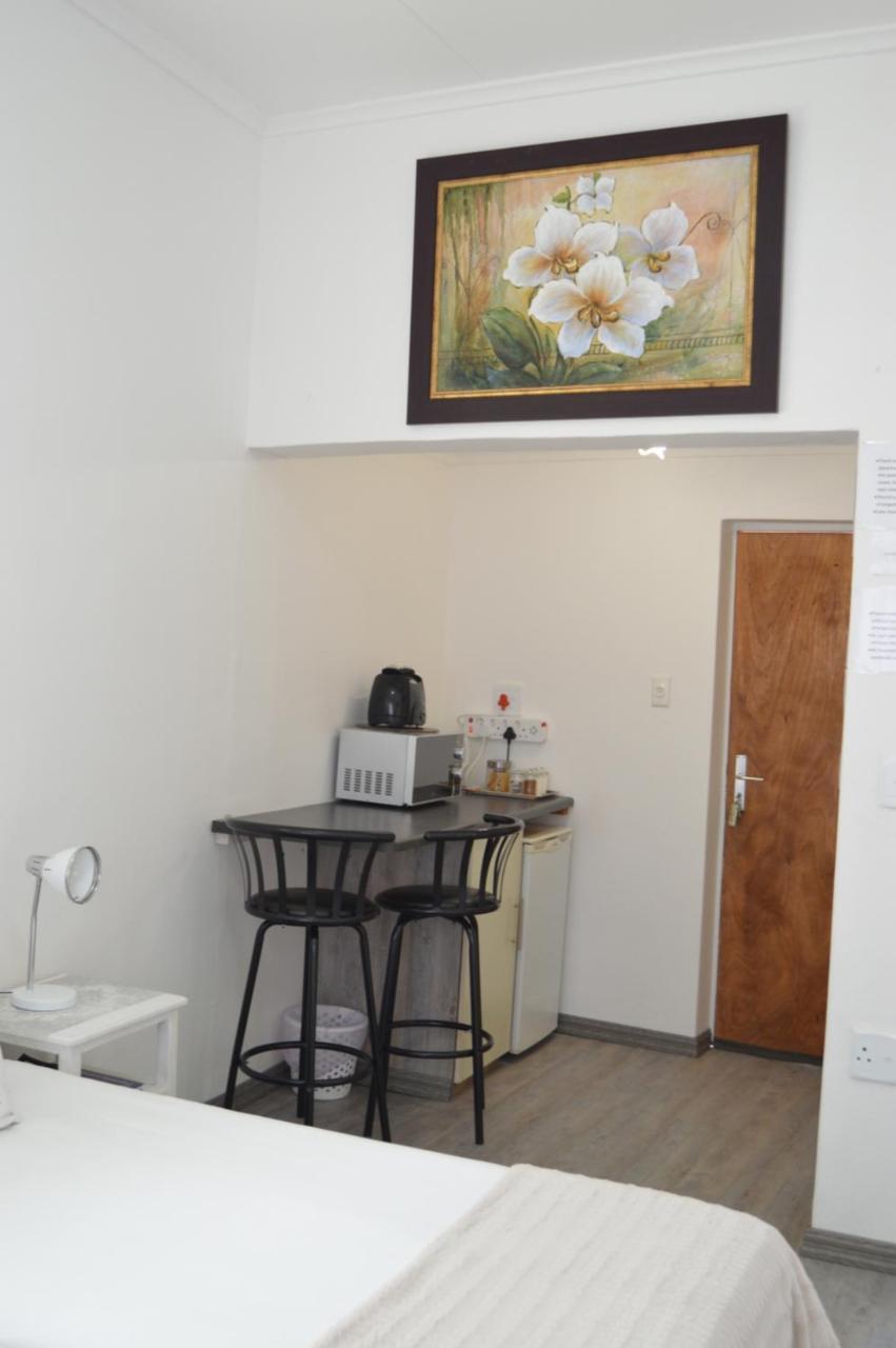 Villelodge Accommodation Lüderitz Zewnętrze zdjęcie